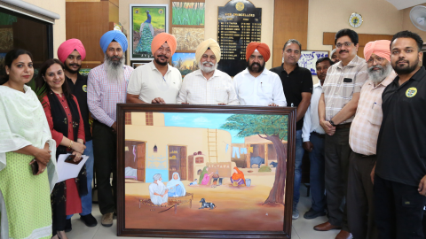 PAU The Communication Center presented the artefacts related to Punjab culture to the Vice Chancellor