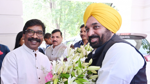 Chief-Minister-Of-Delhi-And-Punjab-Met-Hemant-Soren