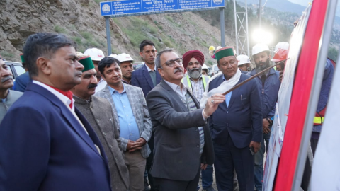 Union-Energy-Minister-And-Chief-Minister-Reviewed-Development-Works-In-Border-Areas