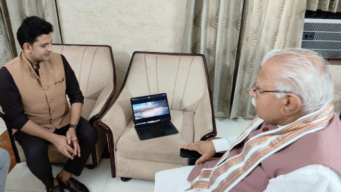Famous-Lyricist-And-Dialogue-Writer-Manoj-Muntashir-Met-Haryana-Chief-Minister-Manohar-Lal-In-Karnal-