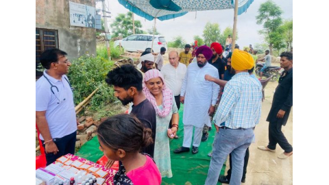 Local-Government-Minister-Balkar-Singh-Reviewed-The-Health-Services-In-The-Flood-Affected-Areas