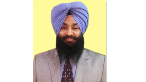 Pau-The-Professor-Was-Awarded-A-Silver-Medal-In-Thailand