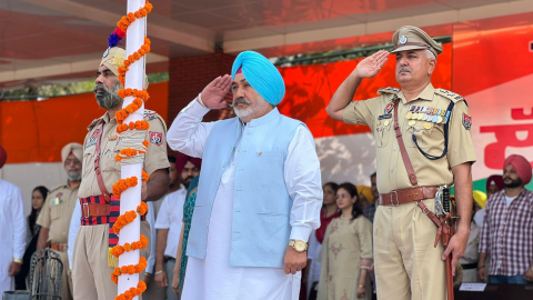Information-And-Public-Relations-Minister-Chetan-Singh-Jaudamajra-Hoisted-The-Tricolor-At-Tarn-Taran