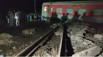 Bihar-train-accident-4-people-died-and-more-than-70-injured