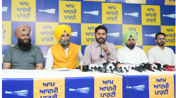aap-exposes-bjp-congress-collusi