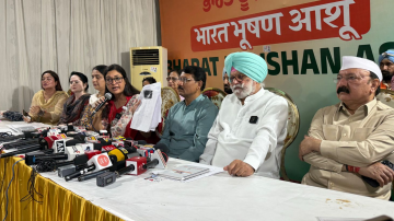 kejriwal-is-a-poisonous-snake-th