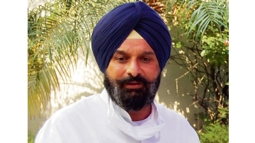 mohali-court-gives-bikram-majith