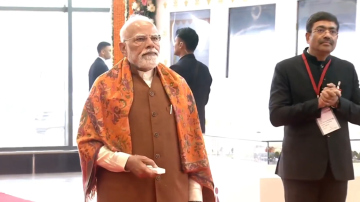 pm-narendra-modi-arrives-at-adam