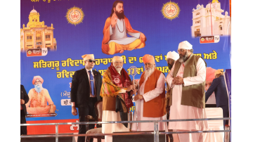 prime-minister-met-sant-niranjan