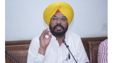 sukhbir-singh-badal-indulging-in