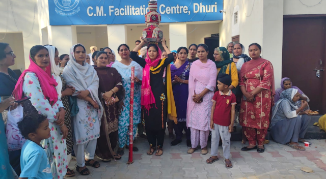 women-of-dhuri-city-take-out-jago-to-welcome-the-launch-of-mukh-mantri-mawan-dhian-satkar-yojna