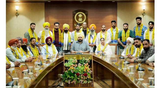 major-jolt-to-congress-akali-dal