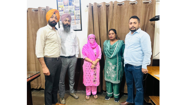 -vigilance-bureau-nabs-bdpo-red-handed-accepting-bribe-of-rs-15-000-