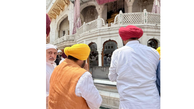 cm-bhagwant-singh-mann-pays-obei