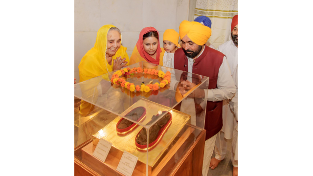 -cm-bhagwant-singh-mann-pays-obe