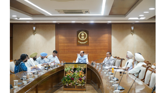 -mohinder-bhagat-listens-to-grievances-of-potato-growers-and-cold-storage-owners-assures-all-possible-support-