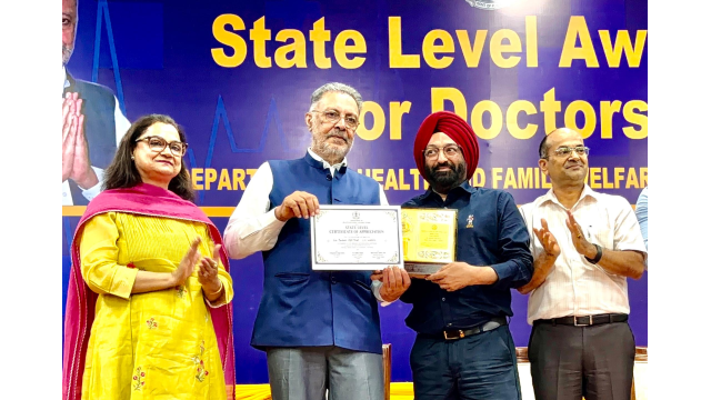 Doctors-who-performed-exceptionally-well-on-national-doctors-day-were-honoured-with-state-level-awards-