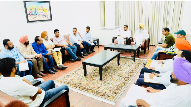 gurmeet-khudian-j-k-minister-satish-sharma-discuss-inter-state-collaboration-to-boost-livestock-dairy-growth