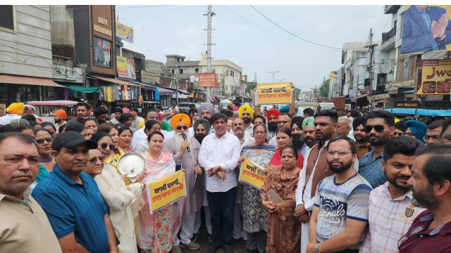 aap-hails-dharmendra-pradhan-s-r
