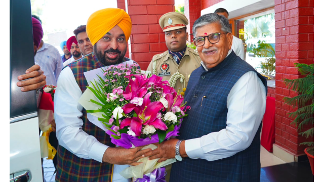 cm-bhagwant-singh-mann-meets-gov