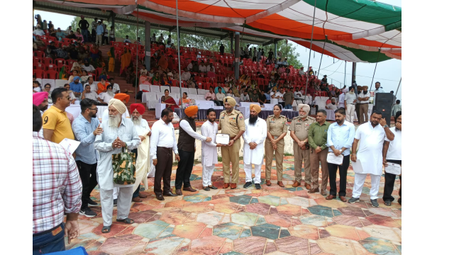 punjab-honours-grassroots-volunt