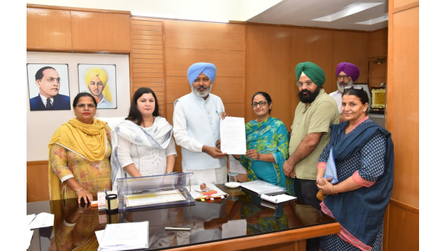finance-minister-harpal-singh-cheema-directs-health-department-to-provide-525-per-vaccination-session-incentive-to-contractual-multipurpose-health-workers