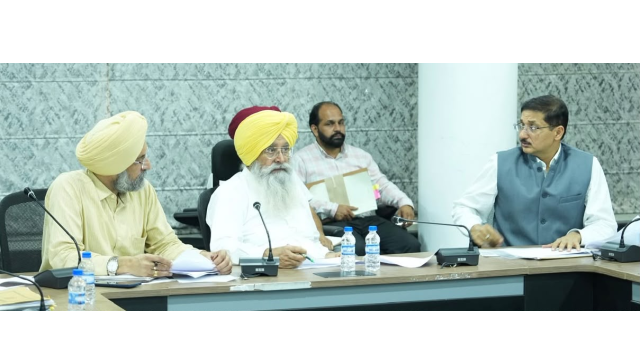 gurmeet-singh-khudian-holds-talk