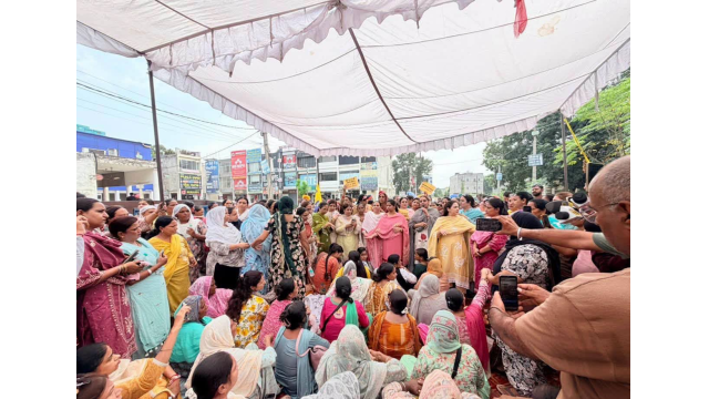 aap-women-s-wing-holds-massive-protest-in-samrala-over-assault-of-elderly-dalit-woman-at-akali-dal-office