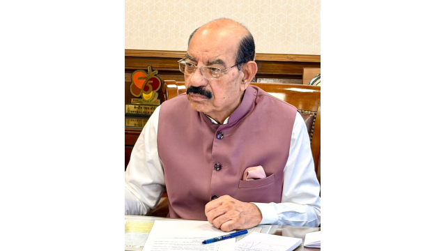 mohinder-bhagat-directs-officers