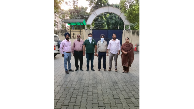 vigilance-bureau-nabs-patwari-his-agent-red-handed-accepting-bribe-of-rs-4-000-