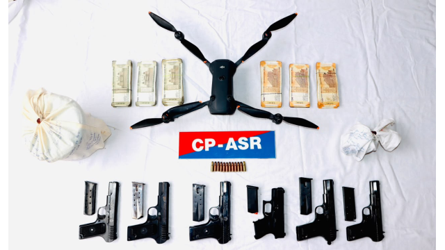 10-held-with-6-pistols-4-4kg-heroin-500-gm-opium-12-9l-drug-money-and-one-drone-in-amritsar